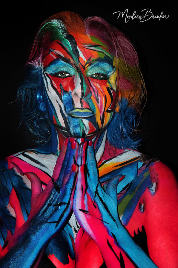 Bodytaping_body_painting_Marlies _Brinker_color_diving_Foto_shooting_Messen_NRW_Köln_Körper_Kunst